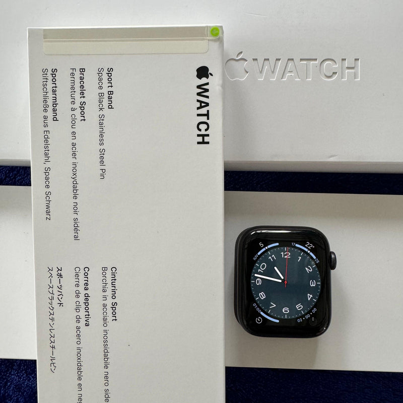 Apple Watch Series 6 44mm c/ GPS Cinza Espacial - Relógio Seminovo